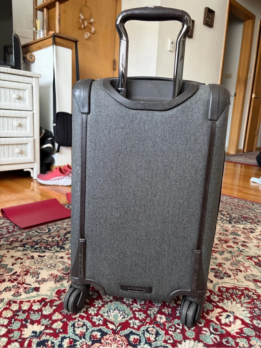 Tumi Astor Osborne 4-Wheeled International Carry on luggage